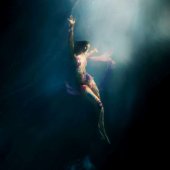 ELLIE GOULDING "Higher Than Heaven"