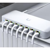 UniFiSwitch Ultra 7x GbE PoE+ Out, 1 xGbE PoE++ In